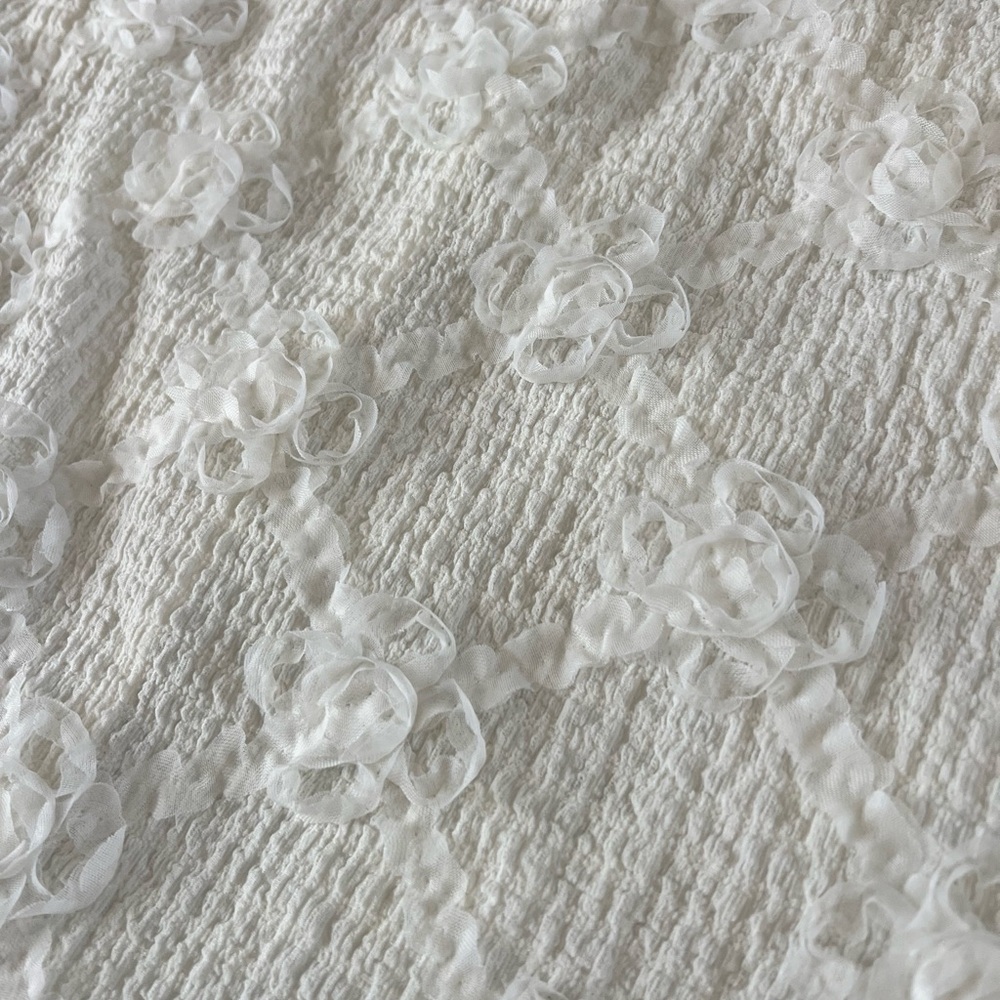 Voy Women’s Cream Floral Textured Ruffle Sleeve Top Sz S - Picture 4 of 9